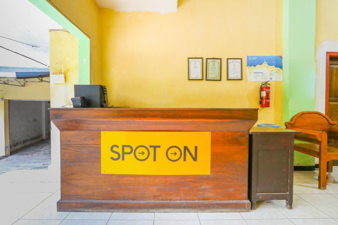 Spot On 2422 Hotel Moga Sari Situbondo Exterior photo